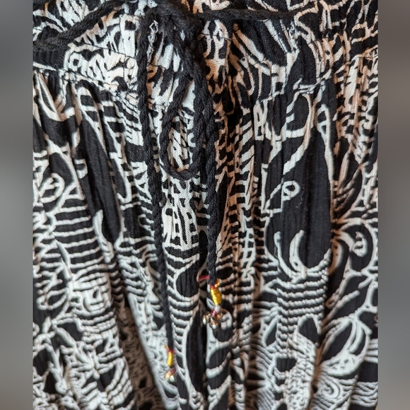 PAPA Vancouver. Boho Hippie Maxi Crinkle Broomstick Skirt, Black & White Floral - Picture 3 of 10